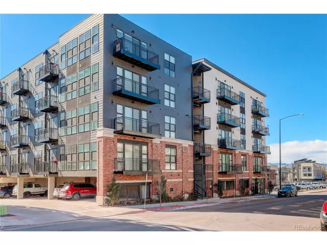 MLS: 2891487 Condo For Sale