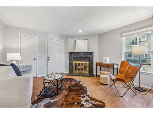 MLS: 2895144 Condo For Sale