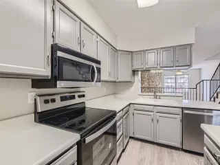 Photo #3: 2902908 Listing