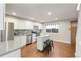 Photo #5: 2912312 Listing