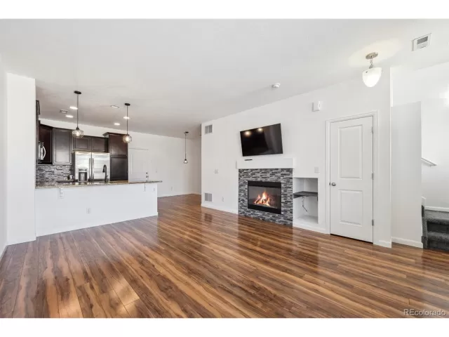 MLS: 2916187 Condo For Sale