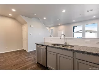 Photo #3: 2920947 Listing