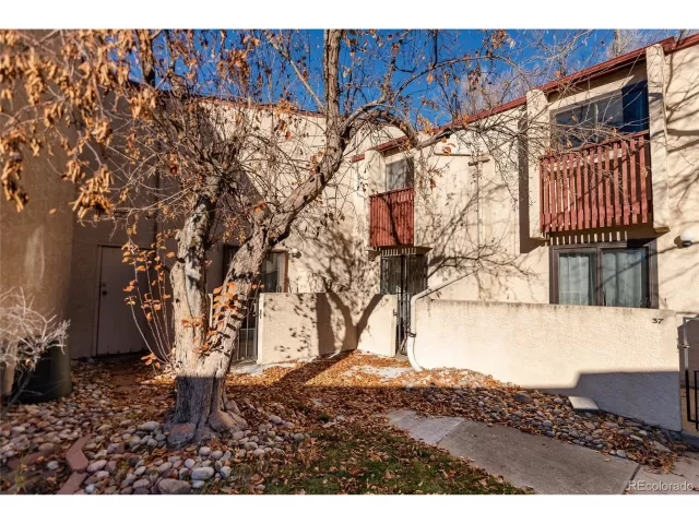 MLS: 2929217 Condo For Sale