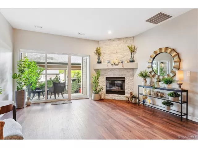 MLS: 2929366 Condo For Sale