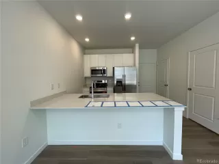 Photo #3: 2936125 Listing