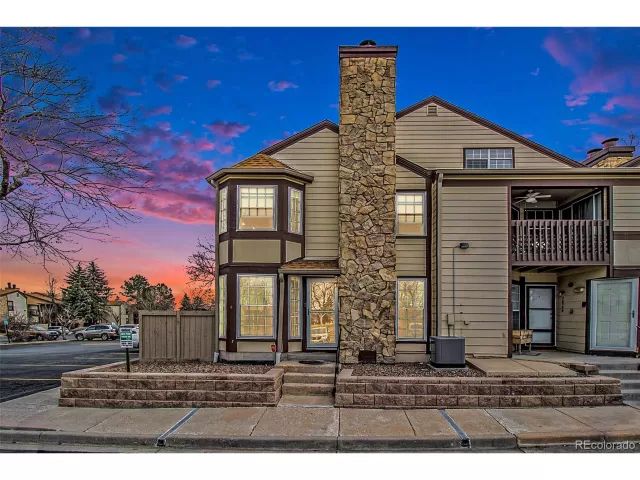 MLS: 2938082 Condo For Sale