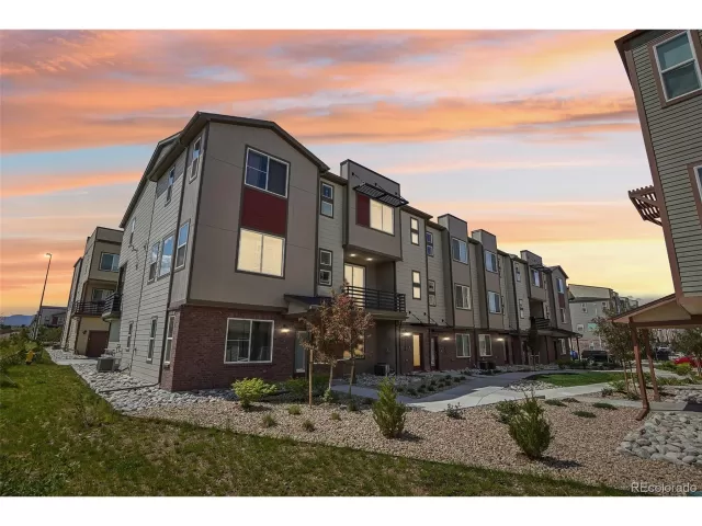 MLS: 2938640 Condo For Sale