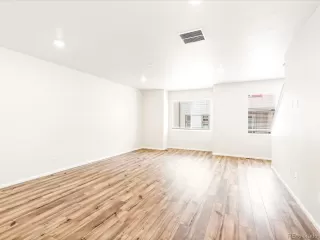 Photo #3: 2940839 Listing