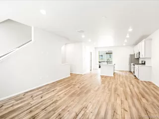 Photo #4: 2940839 Listing