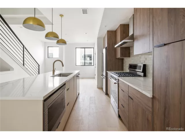 MLS: 2950429 Condo For Sale