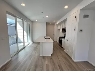 Photo #3: 2955418 Listing