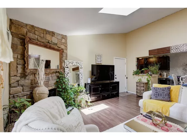 MLS: 2957076 Condo For Sale