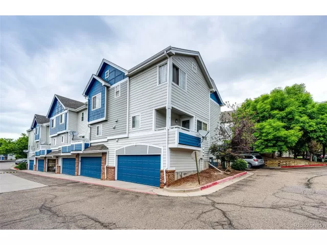 MLS: 2963035 Condo For Sale