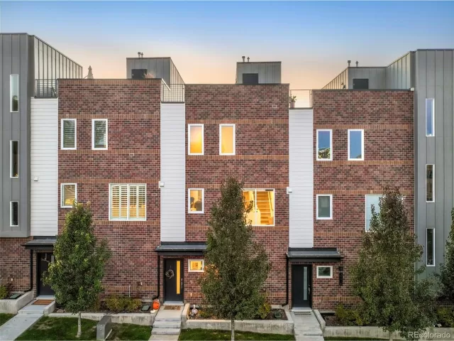 MLS: 2971541 Condo For Sale