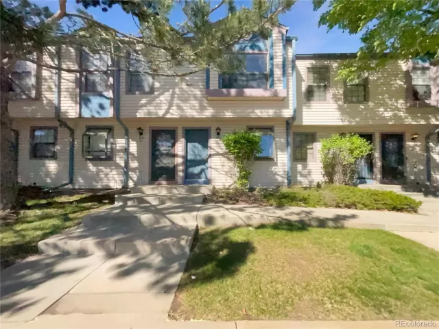 MLS: 2976203 Condo For Sale