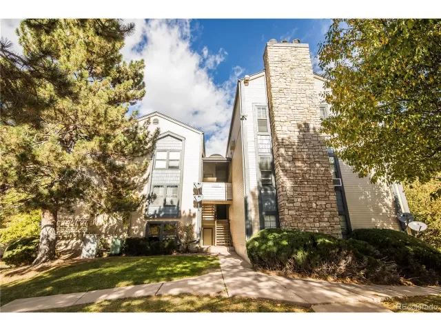 MLS: 2977519 Condo For Sale