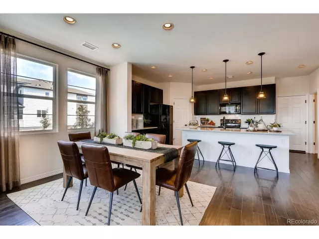 MLS: 2977522 Condo For Sale