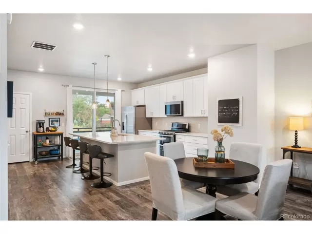 MLS: 2978005 Condo For Sale