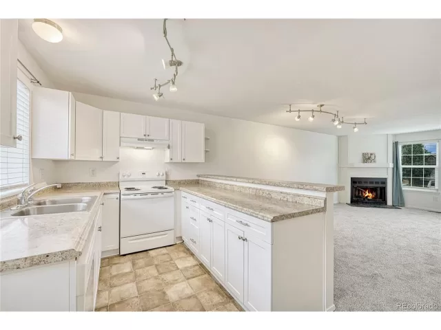 MLS: 2979027 Condo For Sale