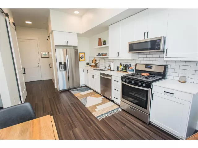 MLS: 2986785 Condo For Sale