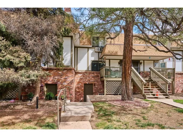 MLS: 2991685 Condo For Sale