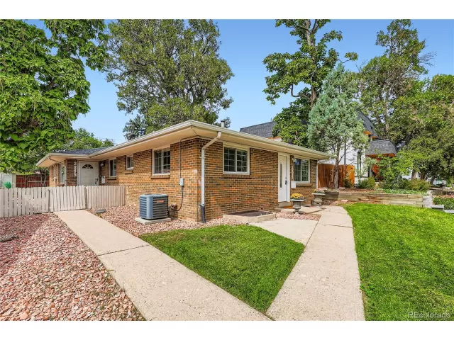 MLS: 2992759 Condo For Sale