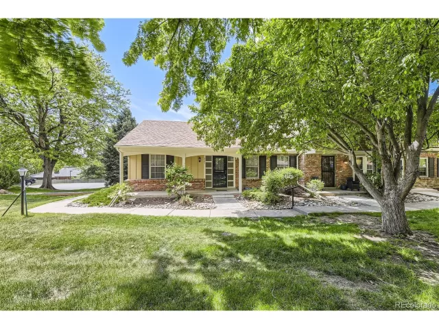 MLS: 2993438 Condo For Sale