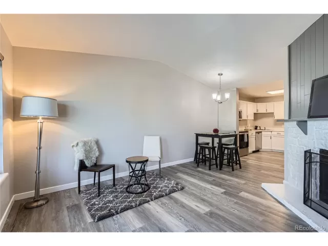 MLS: 2995498 Condo For Sale