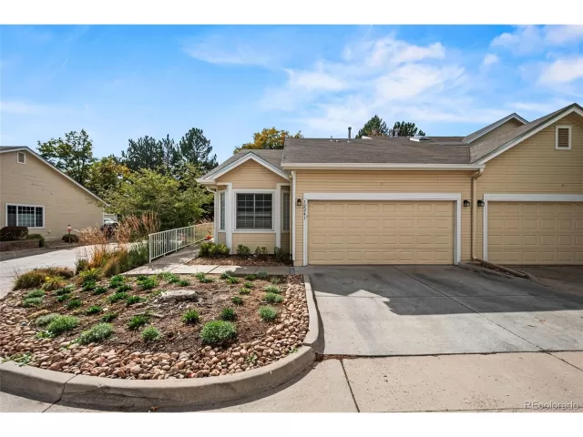 MLS: 2999963 Condo For Sale