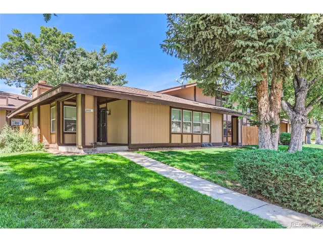 MLS: 3008464 Condo For Sale