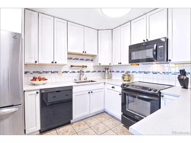 MLS: 3013738 Condo For Sale