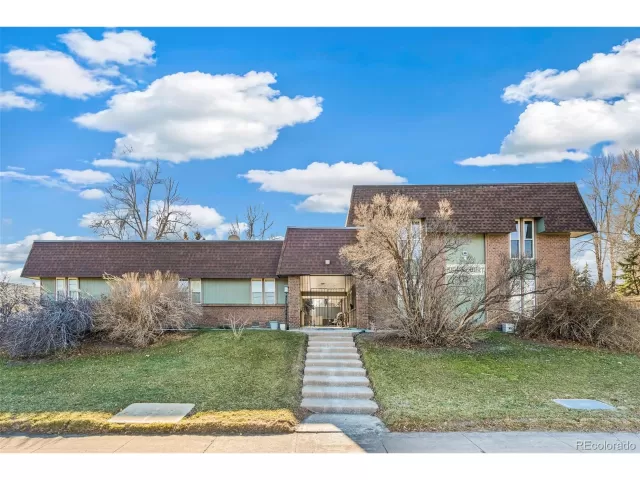 MLS: 3014233 Condo For Sale