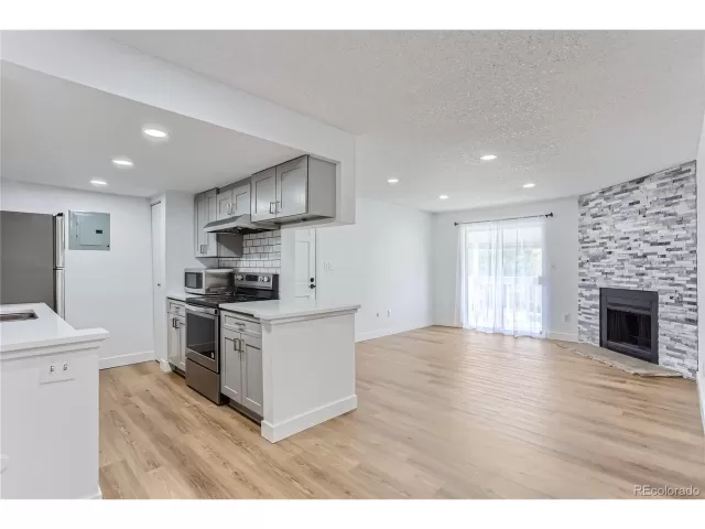 MLS: 3022708 Condo For Sale