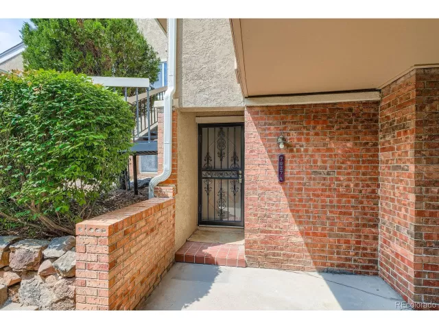 MLS: 3036640 Condo For Sale