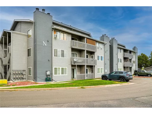 MLS: 3038328 Condo For Sale