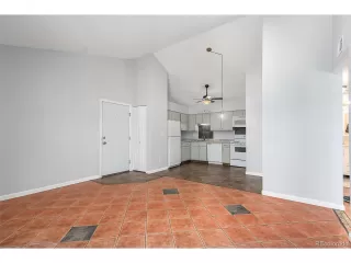 Photo #4: 3040925 Listing