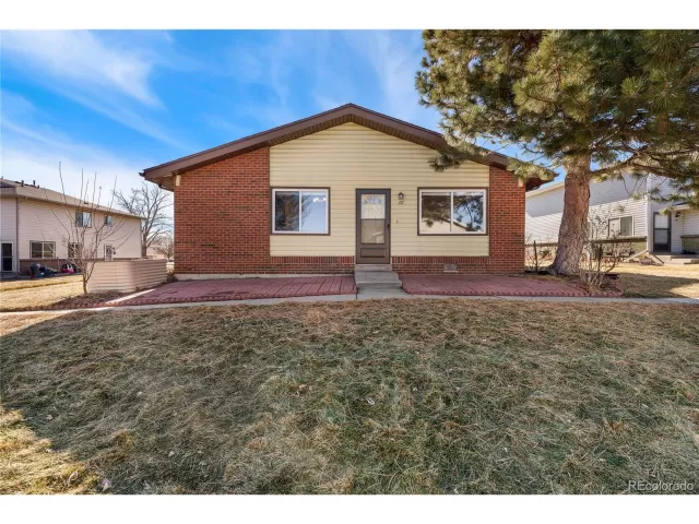 MLS: 3042741 Condo For Sale