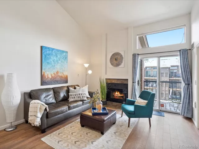 MLS: 3046012 Condo For Sale