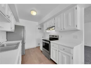 Photo #4: 3047488 Listing