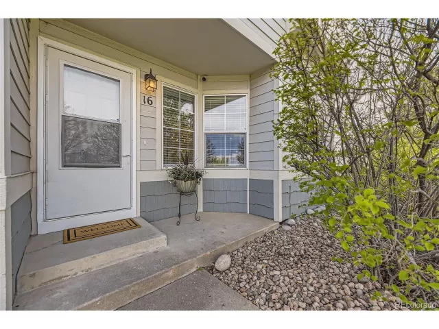 MLS: 3050277 Condo For Sale