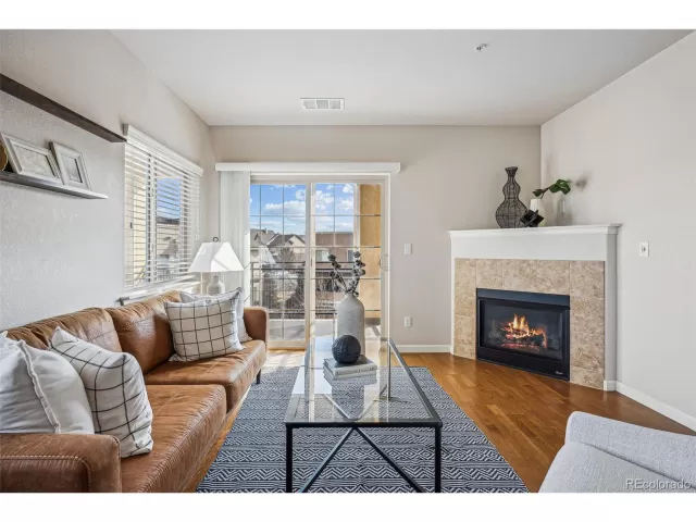 MLS: 3055042 Condo For Sale