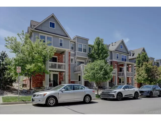 MLS: 3062480 Condo For Sale