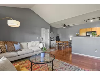 Photo #4: 3062918 Listing