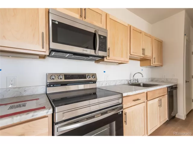 MLS: 3064568 Condo For Sale