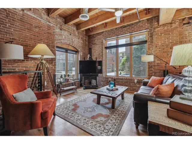 MLS: 3067370 Condo For Sale