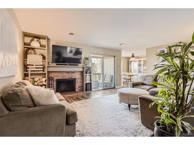 MLS: 3068911 Condo For Sale