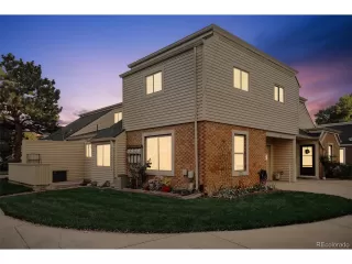 More Details about MLS # 3071357 : 1679 S LEE ST C LAKEWOOD CO 80232