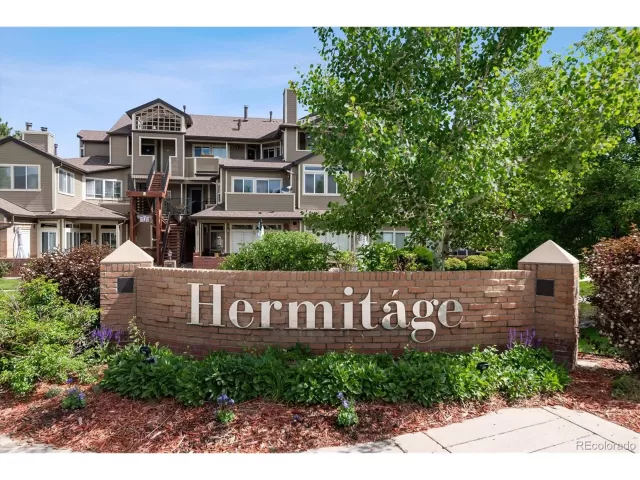 MLS: 3073378 Condo For Sale