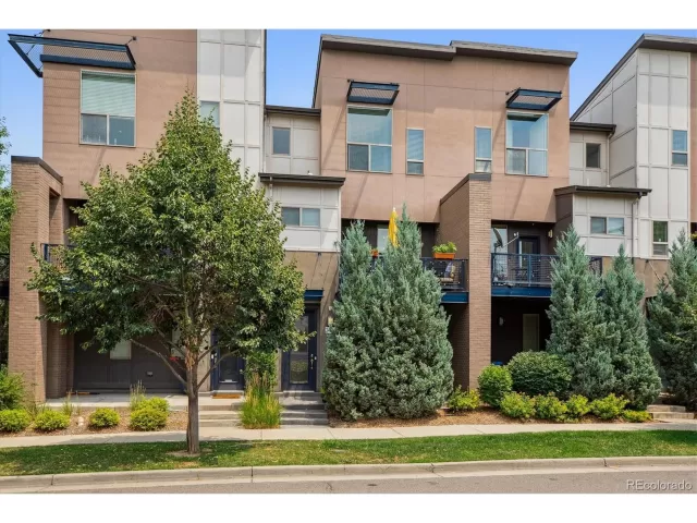 MLS: 3082411 Condo For Sale