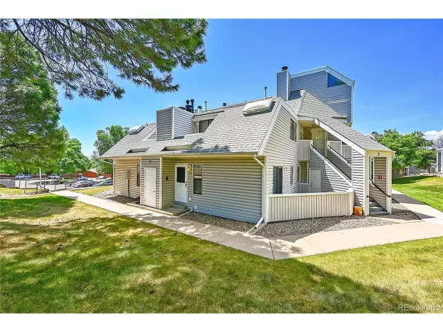 MLS: 3084772 Condo For Sale